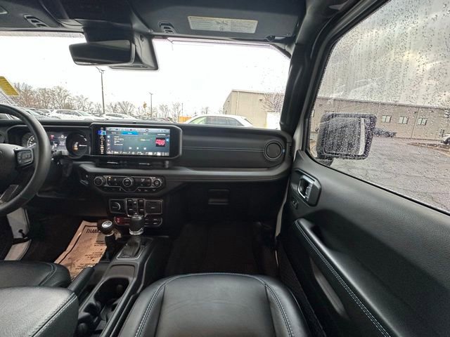 Used 2024 Jeep Wrangler Unlimited Rubicon 4xe image 32