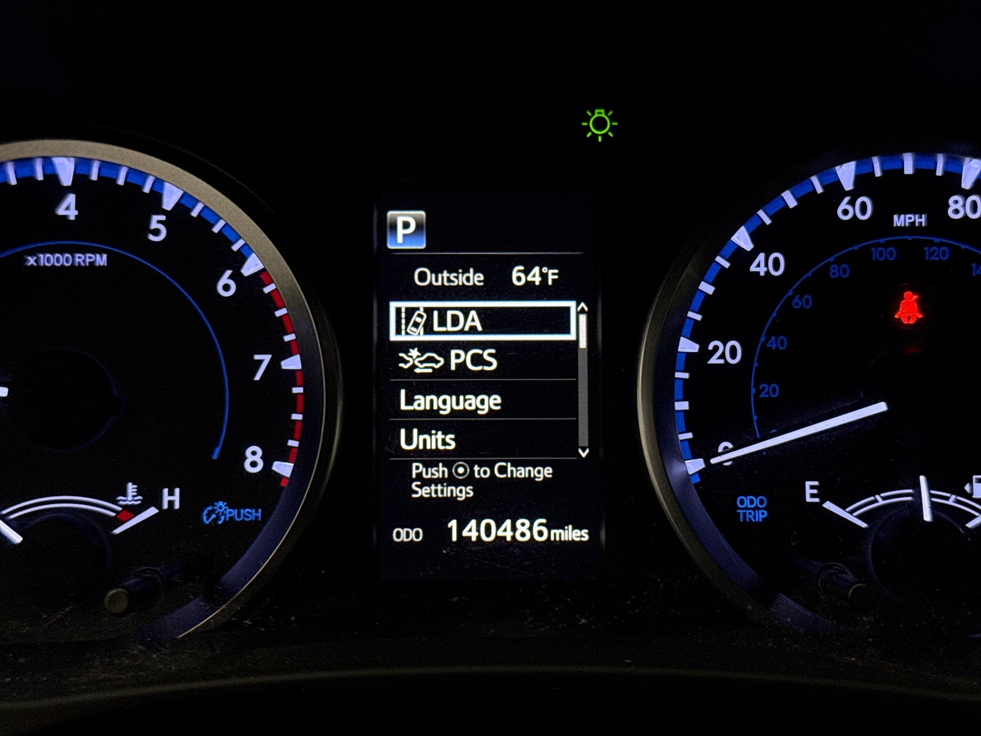 Used 2019 Toyota Highlander LE FWD image 7