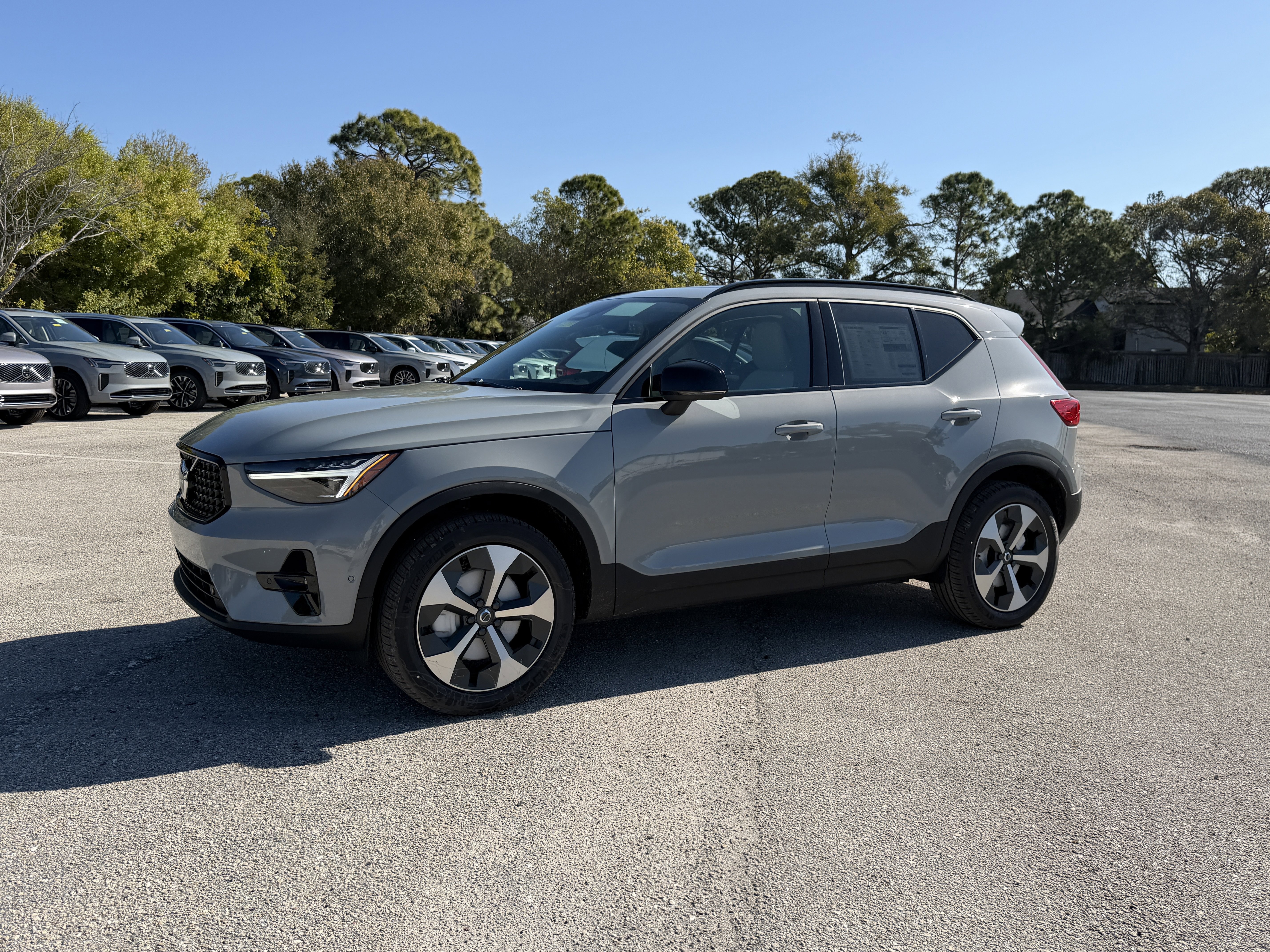 New 2026 Volvo XC40 B5 Plus w/ Climate Package image 7