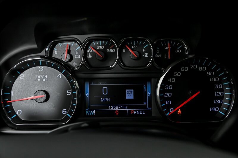 Used 2018 Chevrolet Suburban Premier AWD/4WD image 21