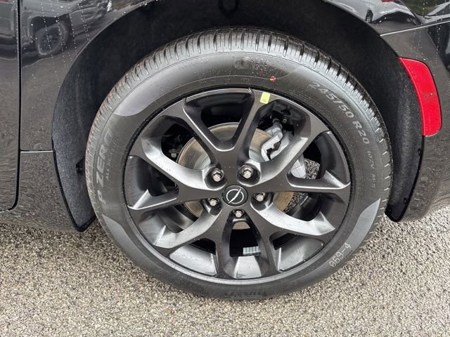 New 2026 Chrysler Pacifica Limited w/ Uconnect Theater Family Group image 10