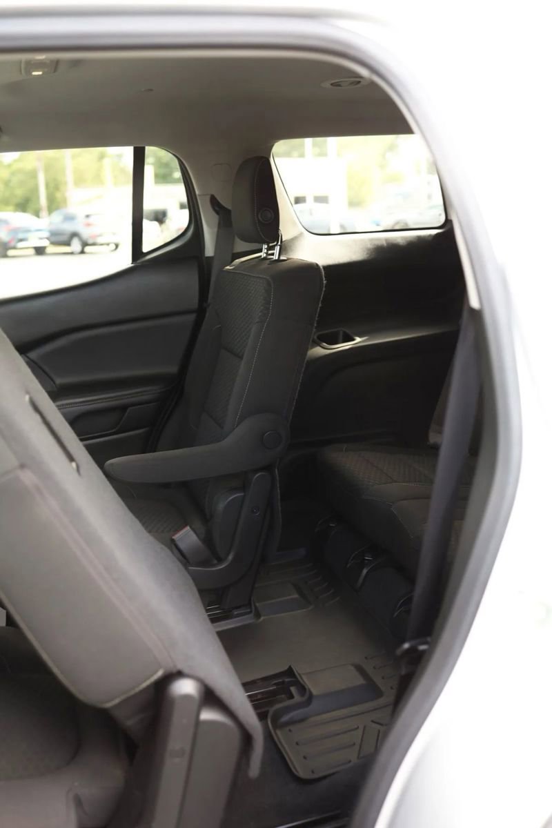 Used 2018 GMC Acadia SLE image 25