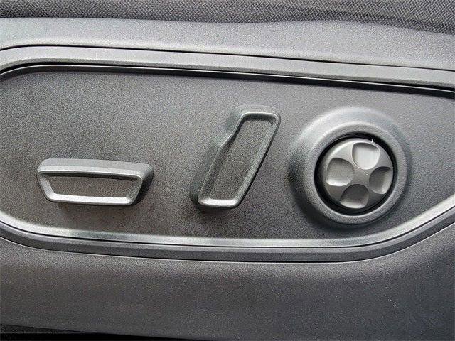 Certified 2025 Jeep Grand Cherokee Limited image 4