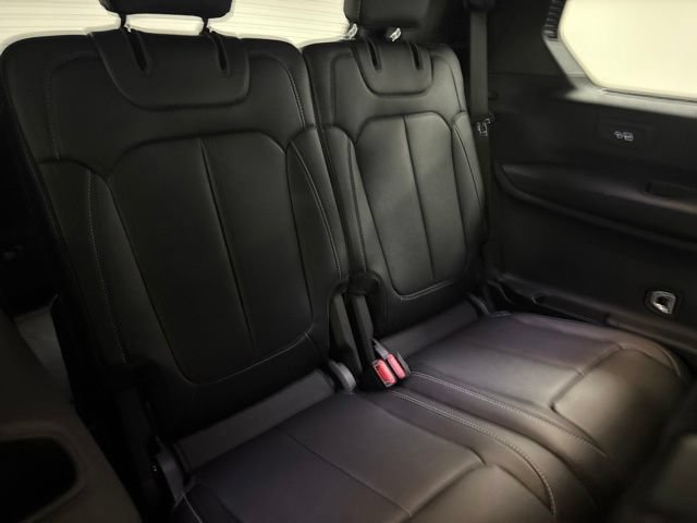 Used 2024 Jeep Grand Cherokee L Limited AWD/4WD image 13