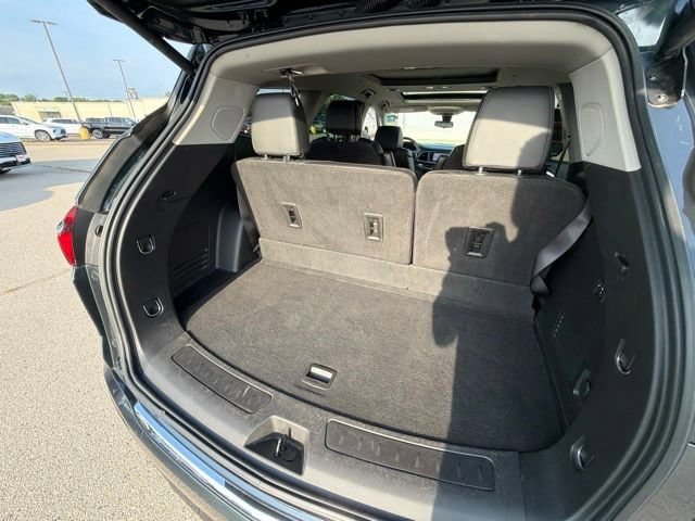 Used 2021 Buick Enclave Avenir w/ Avenir Technology Package AWD/4WD image 23