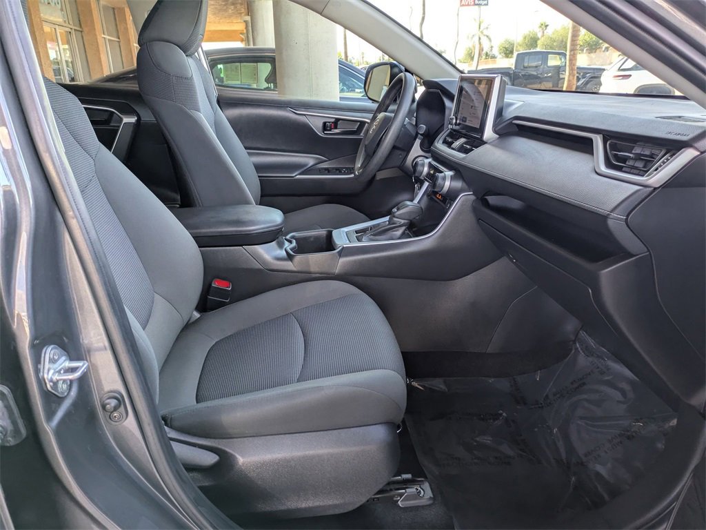 Used 2024 Toyota RAV4 LE image 32