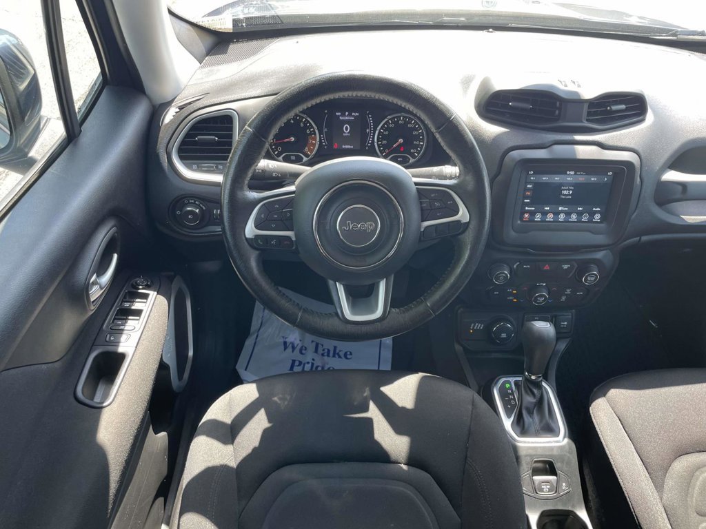 Certified 2020 Jeep Renegade Latitude w/ Popular Equipment Group AWD/4WD image 21