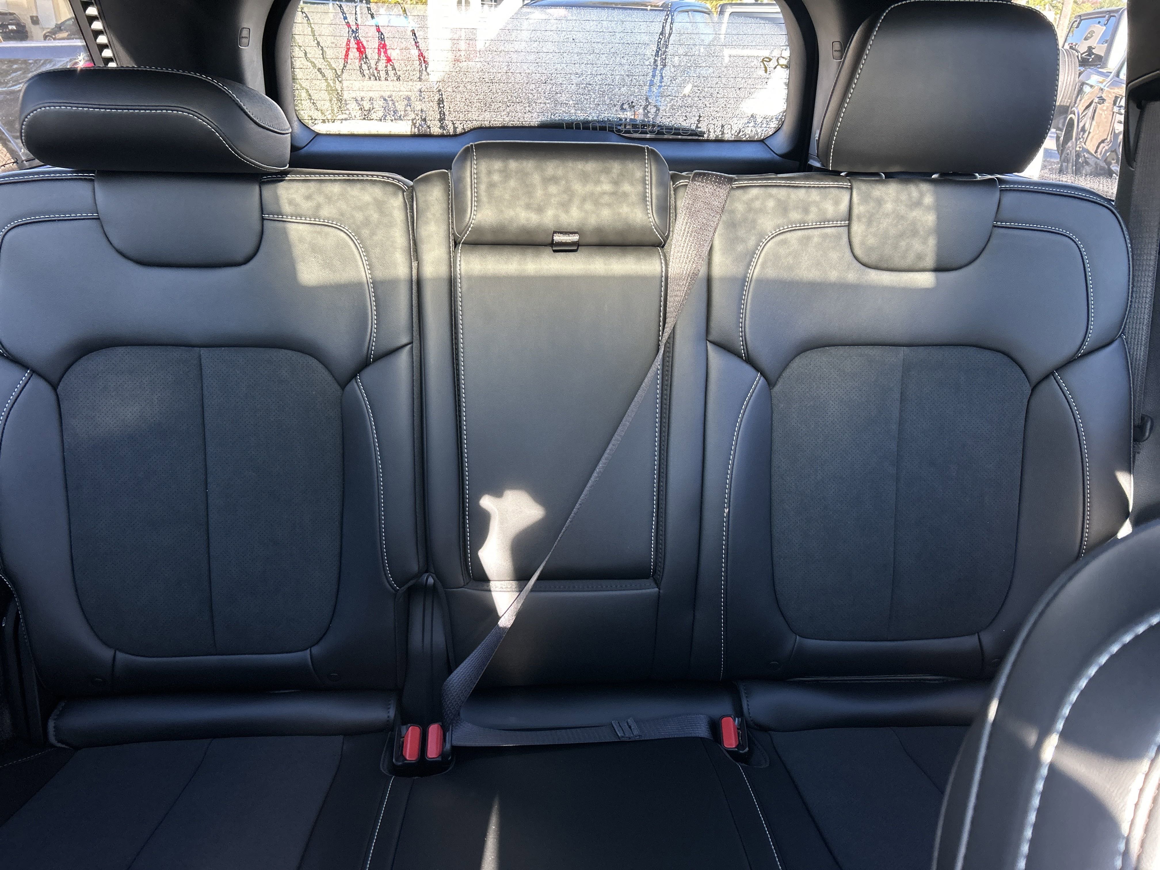 New 2025 Jeep Grand Cherokee Laredo image 17