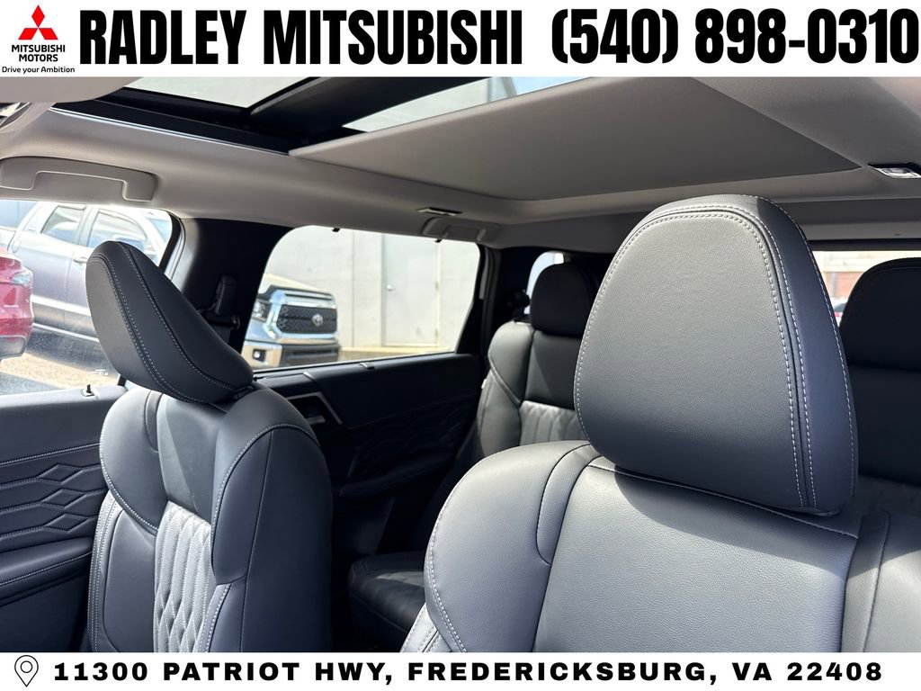 New 2026 Mitsubishi Outlander SEL image 2