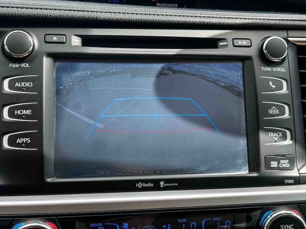 Used 2015 Toyota Highlander XLE FWD image 33