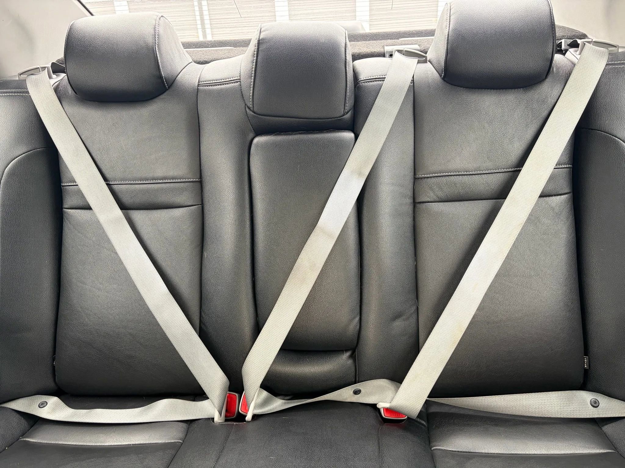 Used 2014 Toyota Camry L image 15