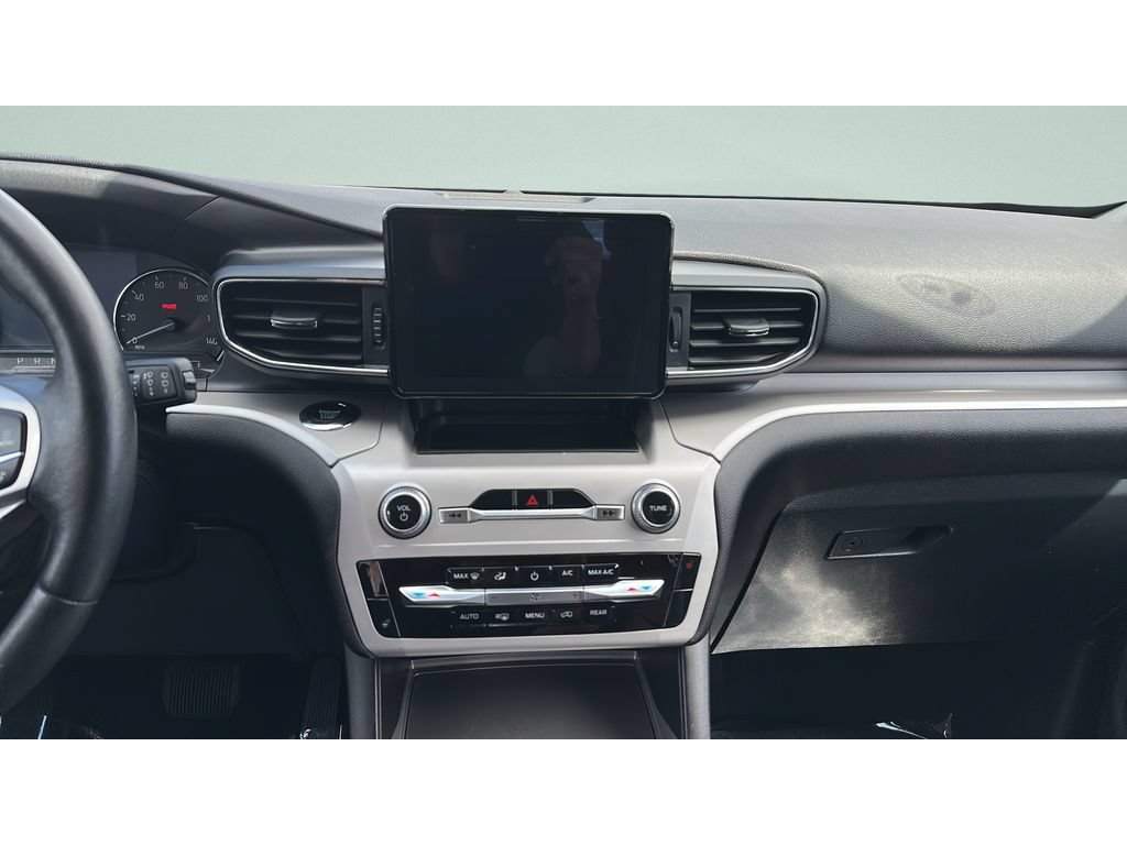 Used 2024 Ford Explorer XLT w/ Equipment Group 202A AWD/4WD image 14