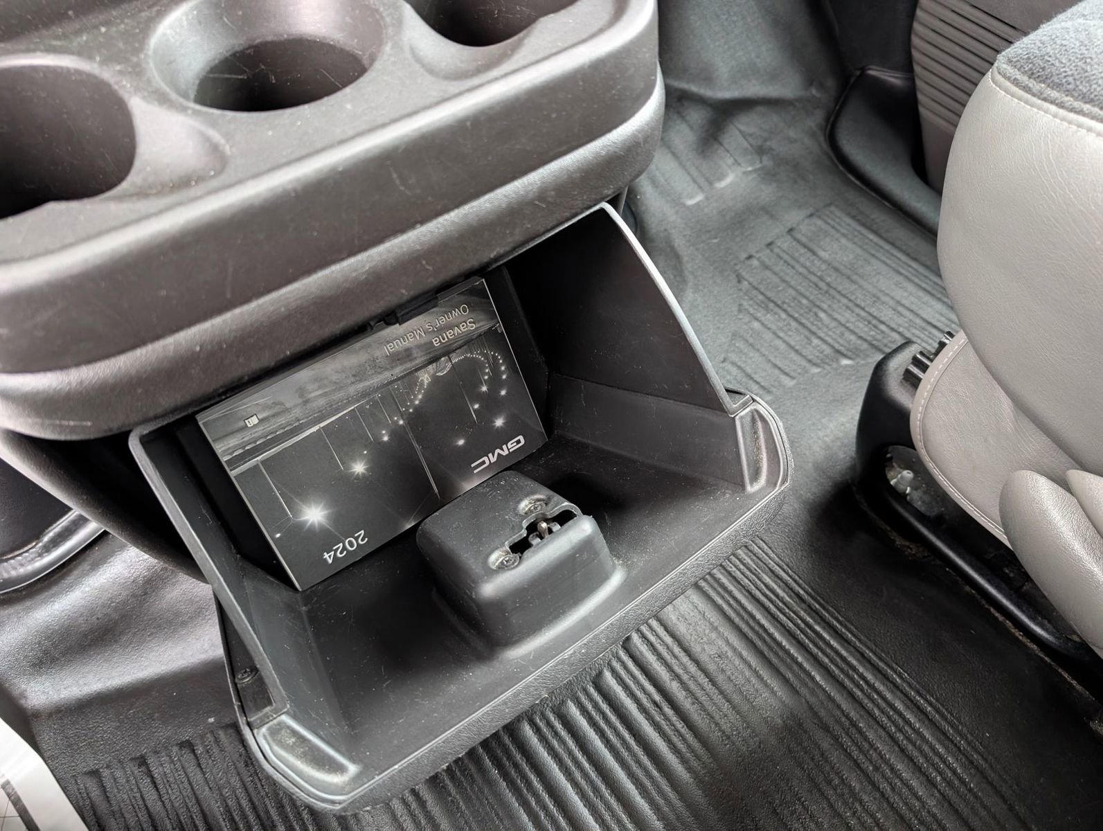 Used 2024 GMC Savana 2500 w/ Driver Convenience Package image 15