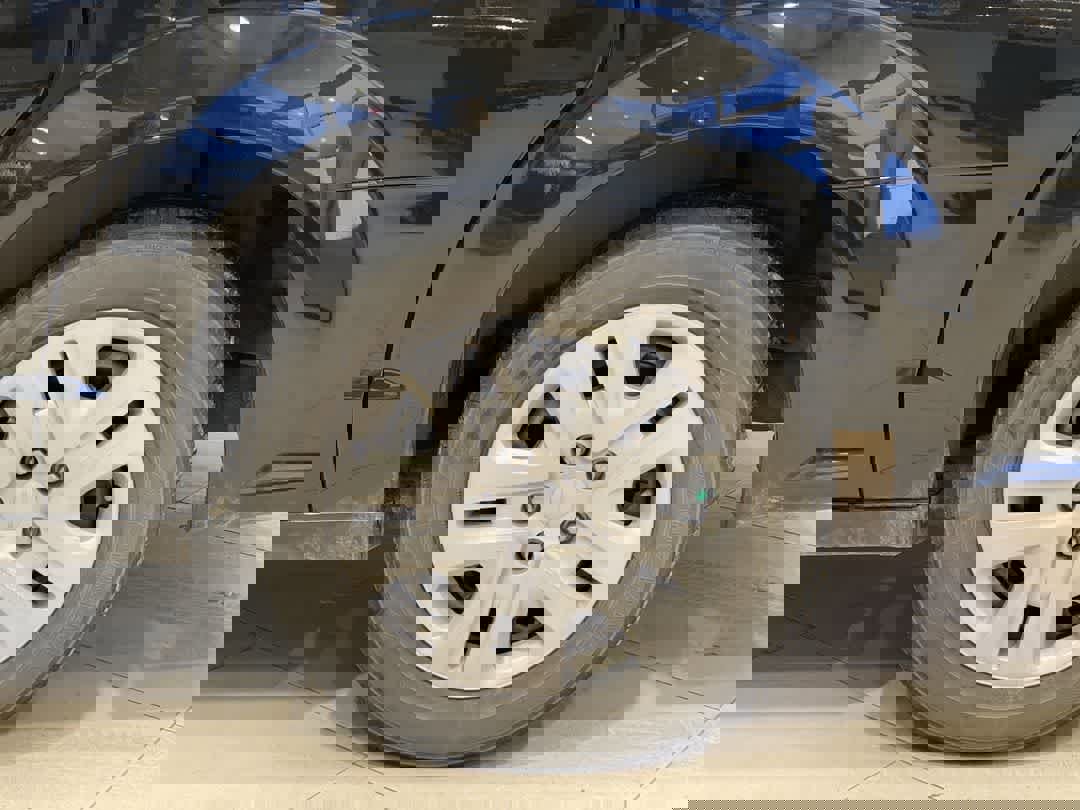 Used 2019 Dodge Grand Caravan SE image 12