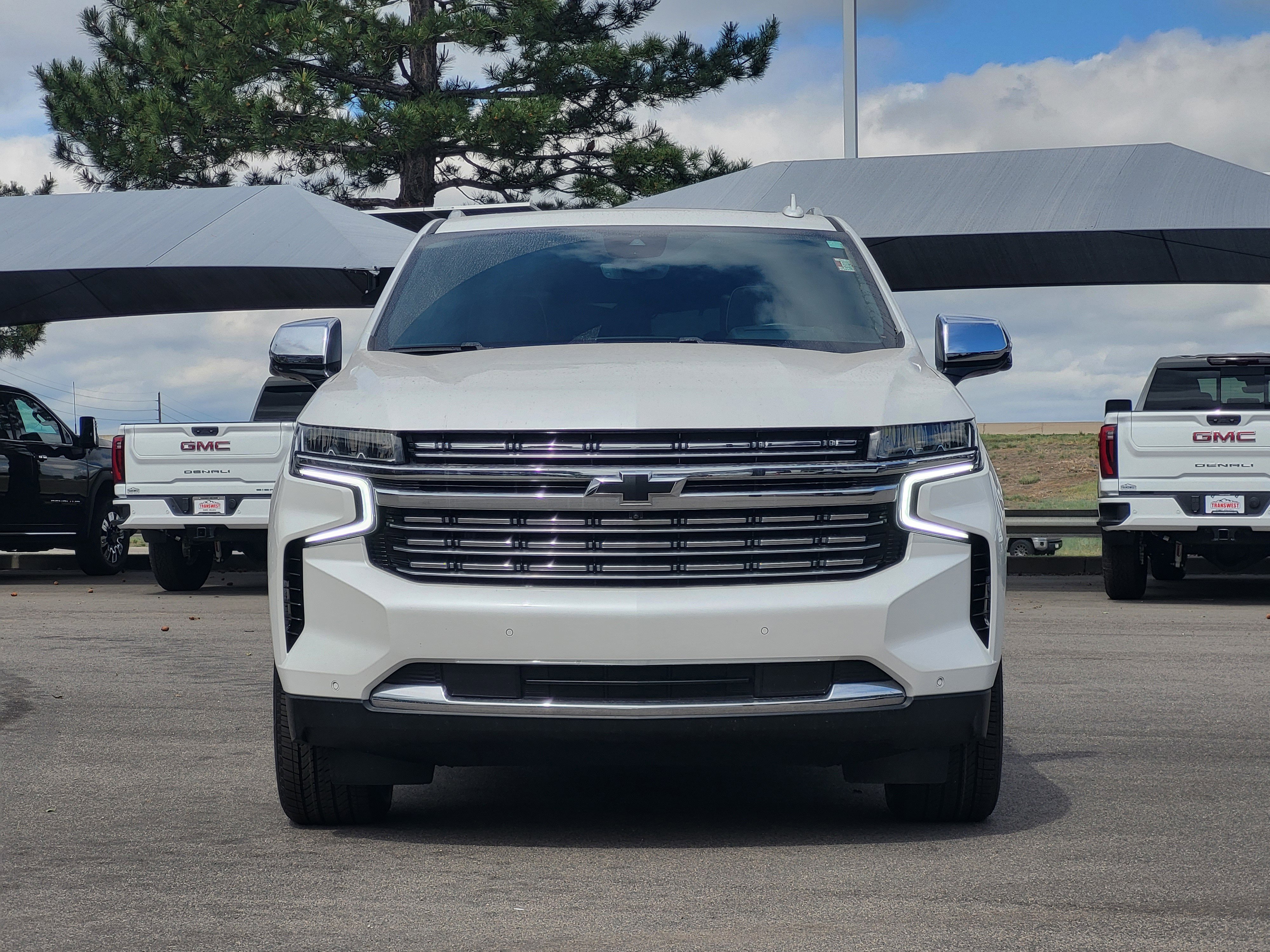 Used 2023 Chevrolet Tahoe Premier w/ Premium Package 2 AWD/4WD image 2