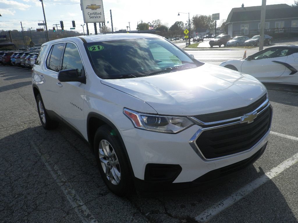 Used 2021 Chevrolet Traverse LS w/ LPO, Cargo Package image 9