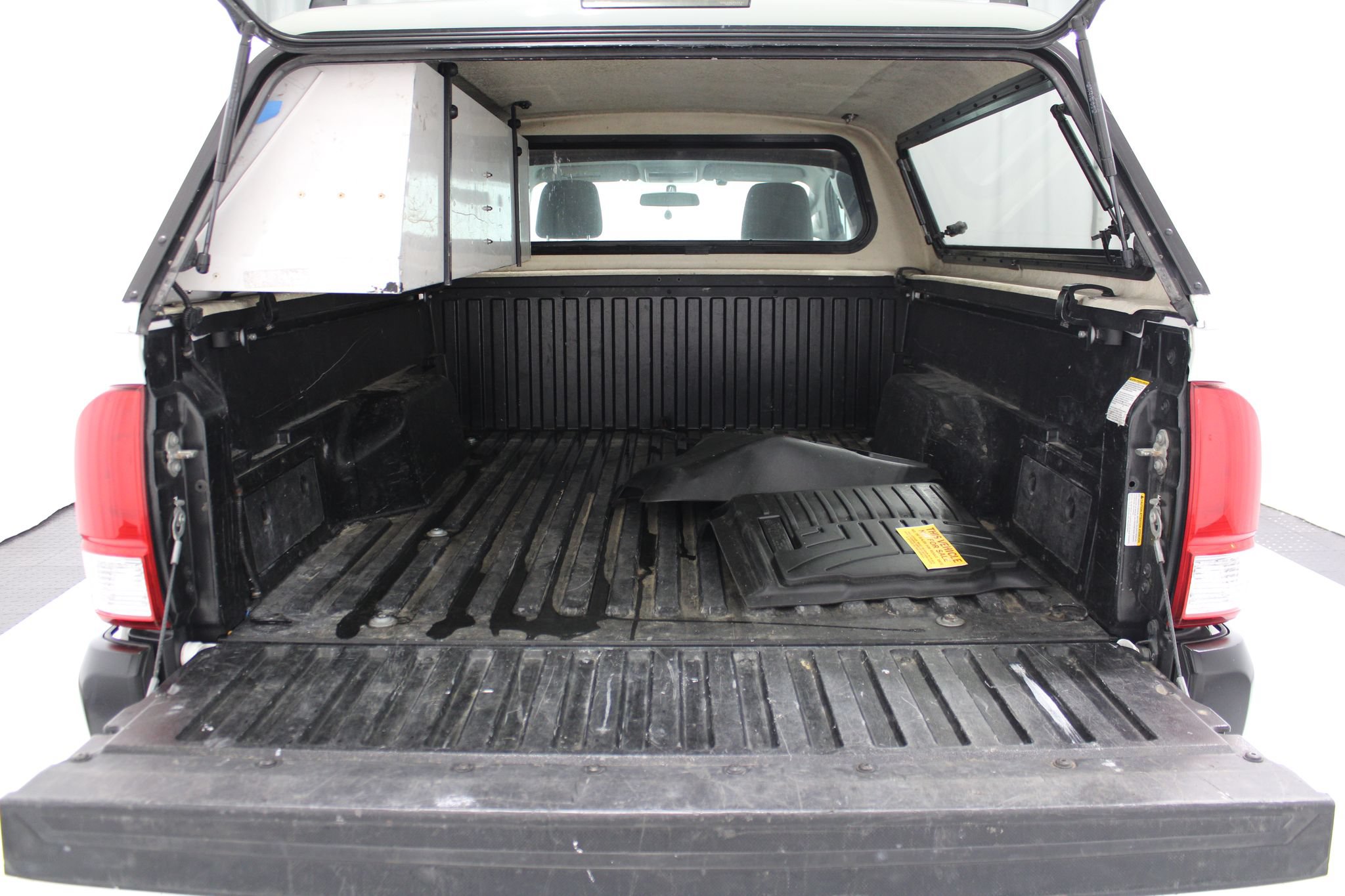 Used 2017 Toyota Tacoma SR RWD image 16