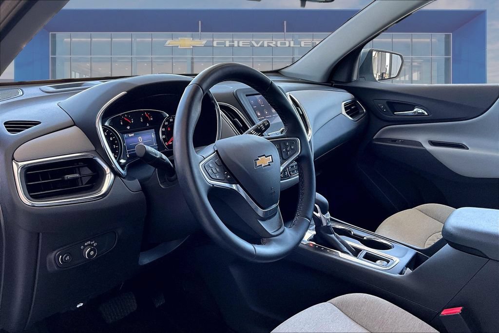 Used 2023 Chevrolet Equinox LT w/ Driver Convenience Package FWD image 4