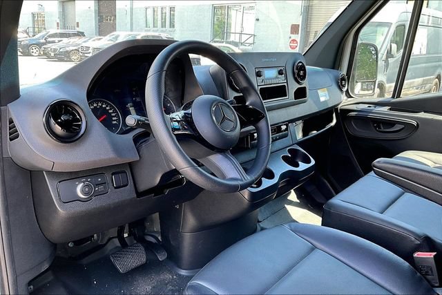 Used 2025 Mercedes-Benz Sprinter 2500 image 10