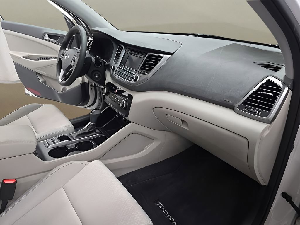 Used 2017 Hyundai Tucson SE image 18