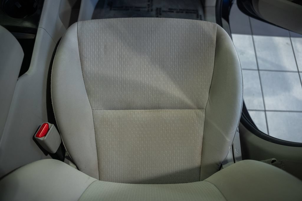 Used 2018 Kia Sedona LX FWD image 26