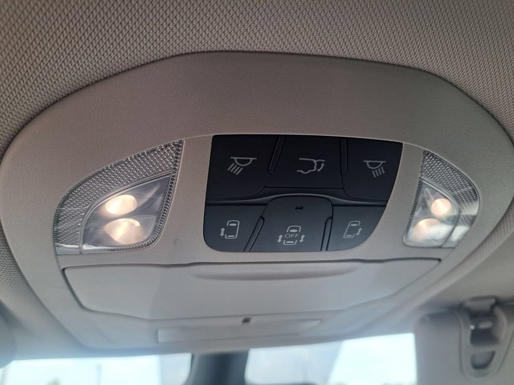 Certified 2023 Chrysler Voyager LX FWD image 22
