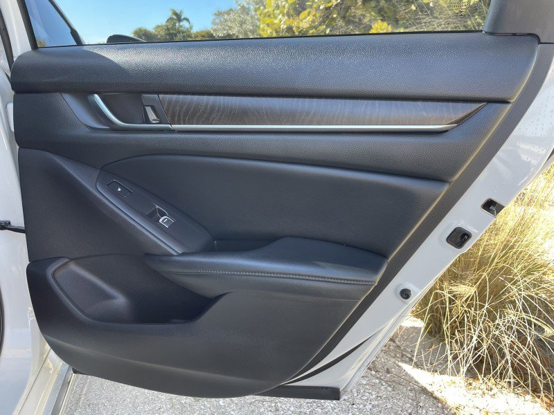 Used 2018 Honda Accord Touring image 29