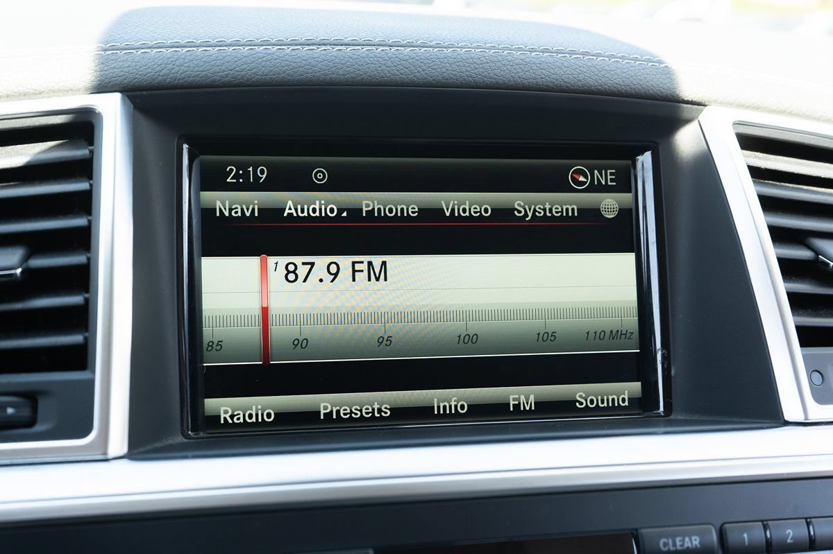 Used 2015 Mercedes-Benz GL 550 4MATIC image 29