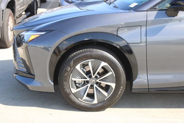 Certified 2023 Lexus RZ 450e Premium w/ Technology Package AWD/4WD image 4