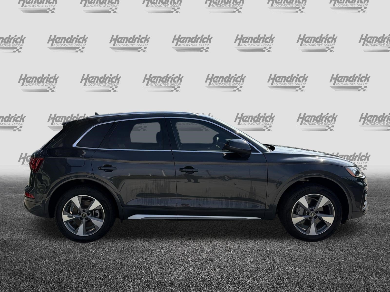 Used 2023 Audi Q5 2.0T Premium Plus w/ Premium Plus Package AWD/4WD image 11