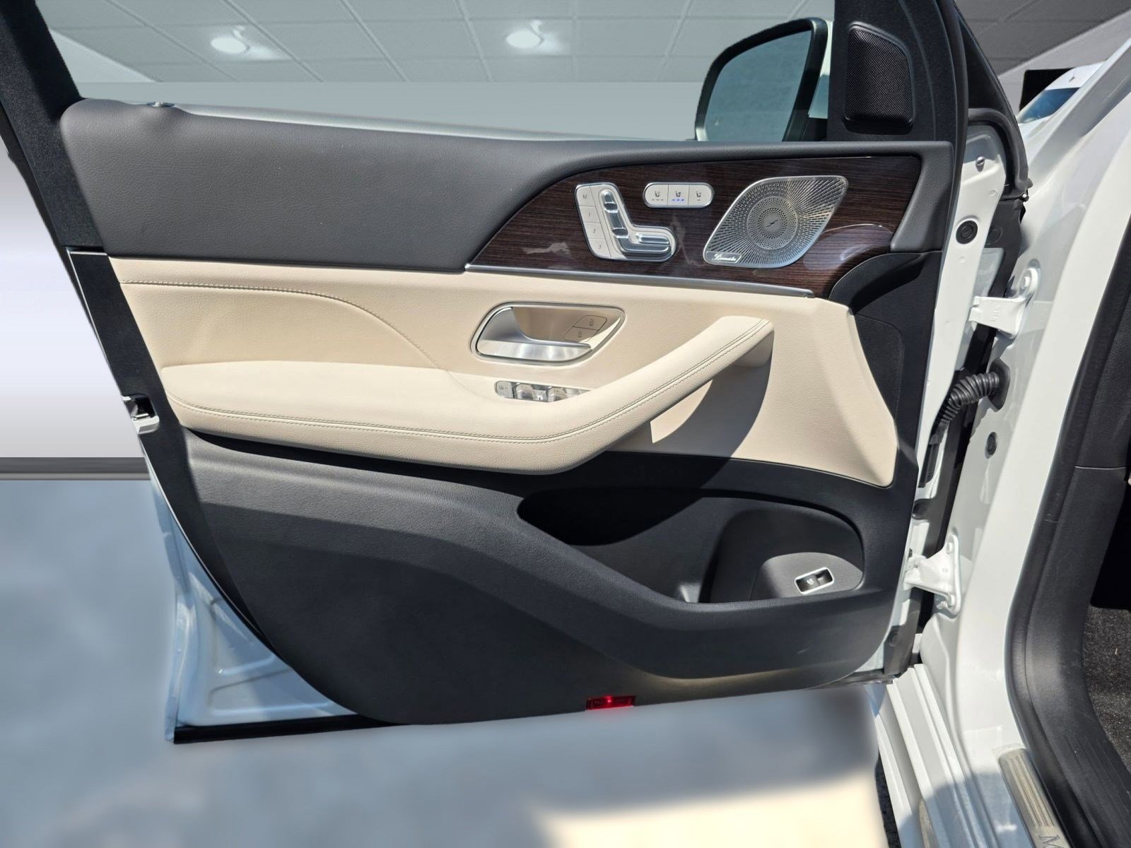 New 2026 Mercedes-Benz GLS 450 4MATIC image 12