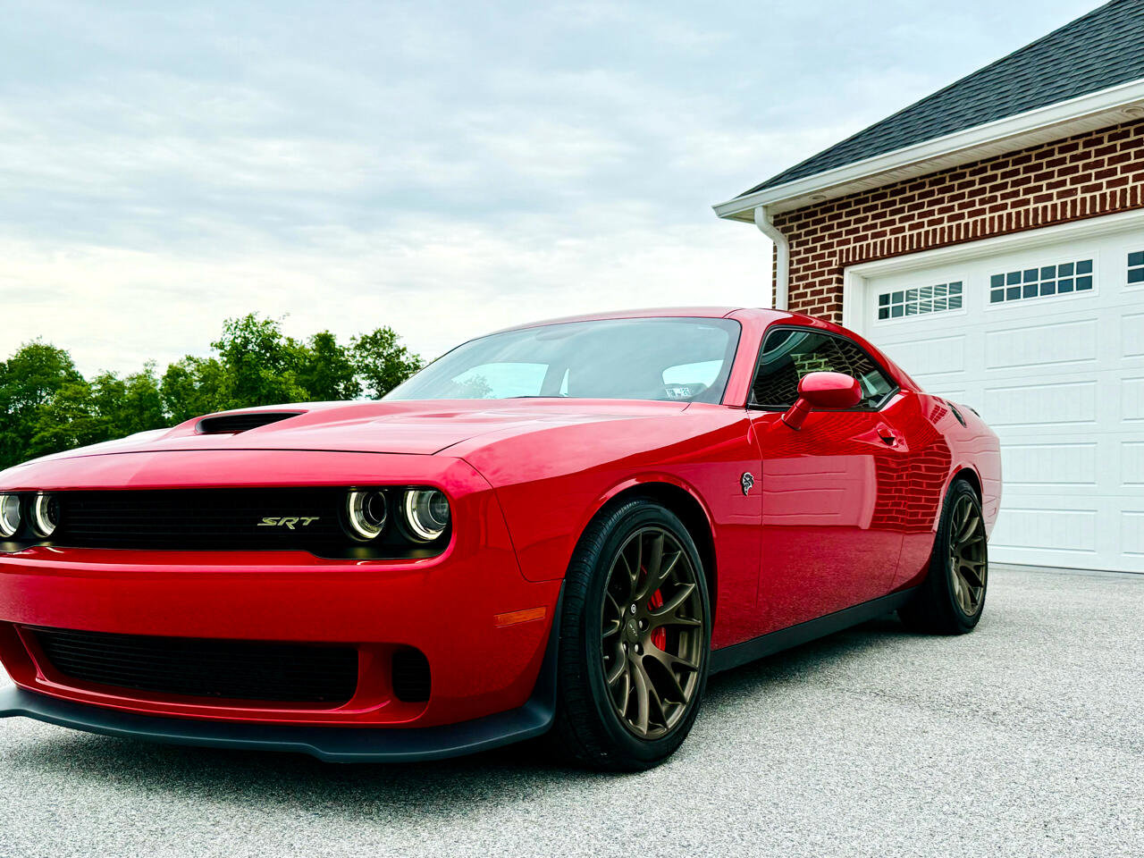 Used 2016 Dodge Challenger SRT Hellcat image 2