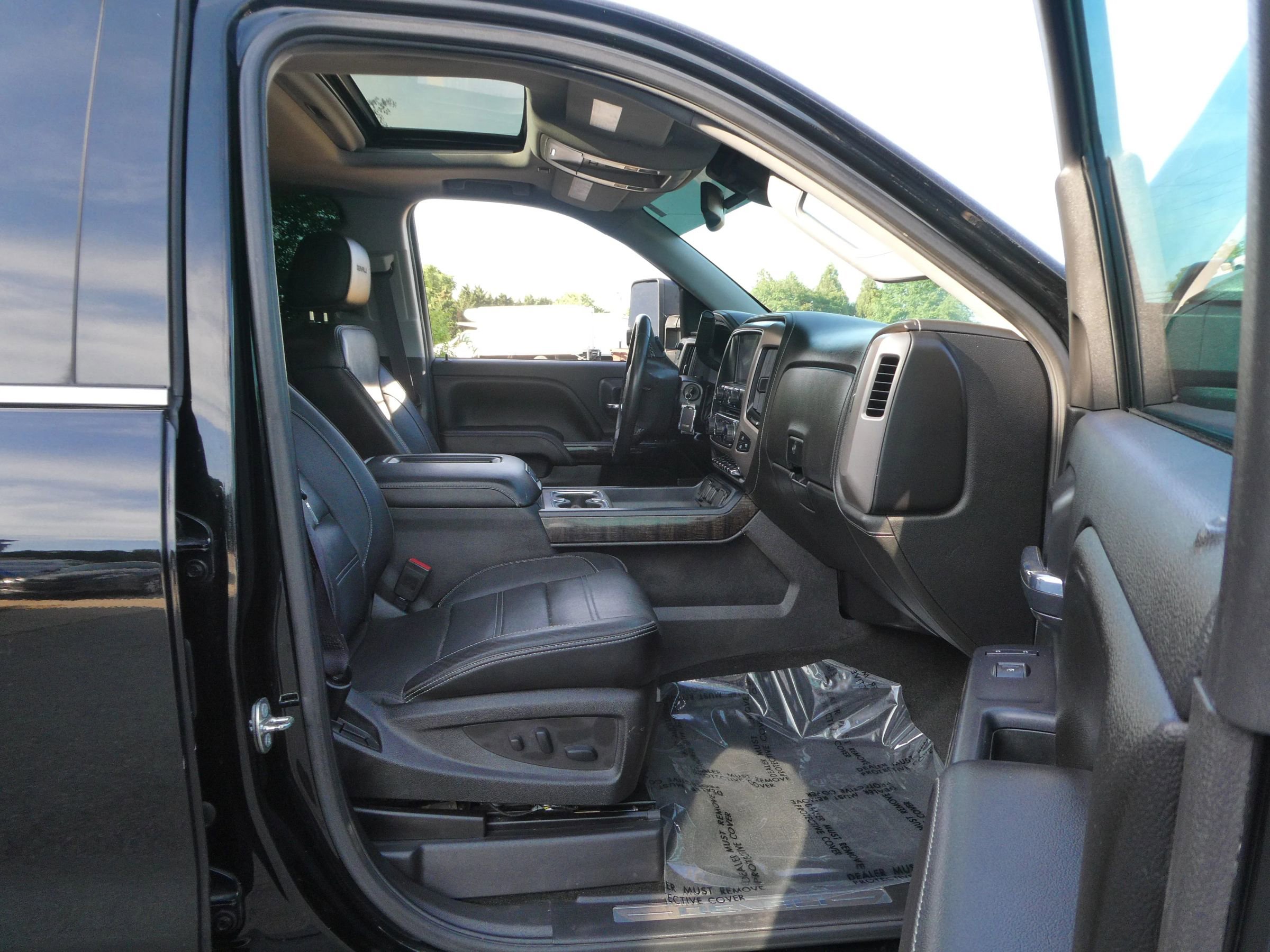 Used 2016 GMC Sierra 1500 Denali w/ Enhanced Driver Alert Package AWD/4WD image 28
