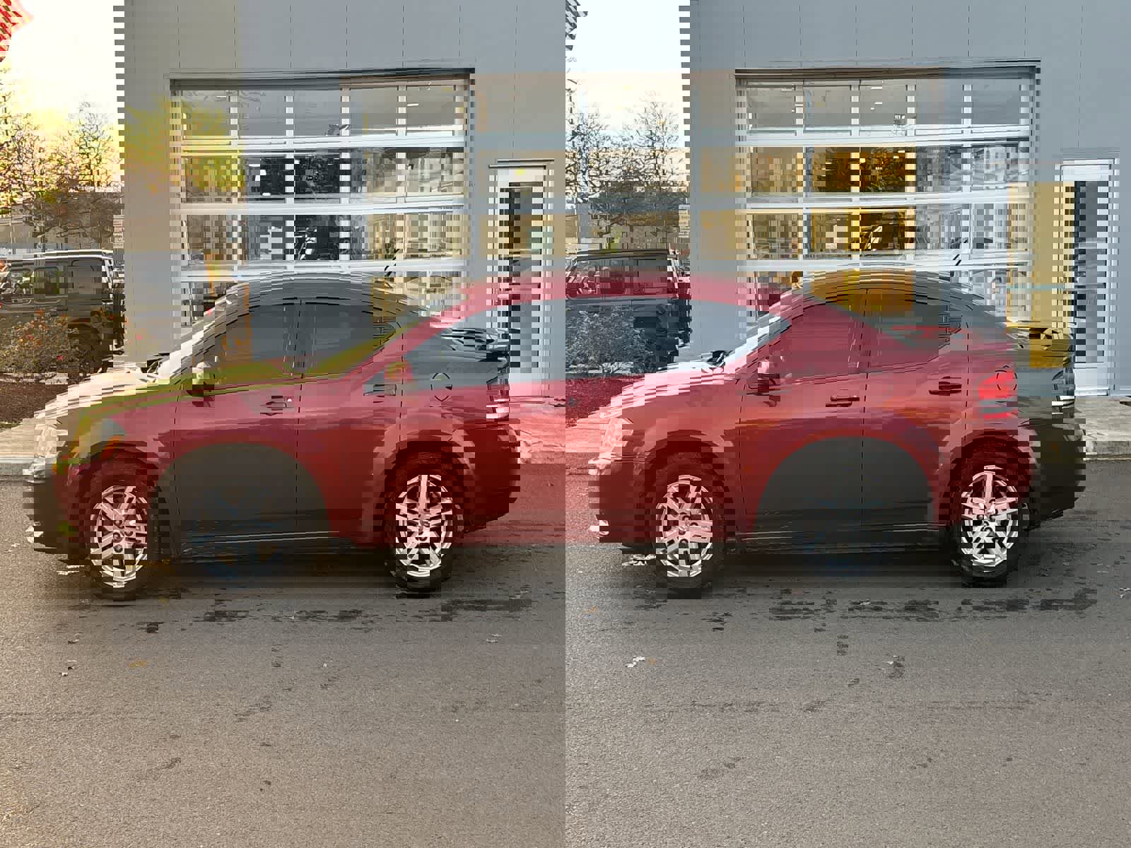 Used 2010 Dodge Avenger R/T image 2