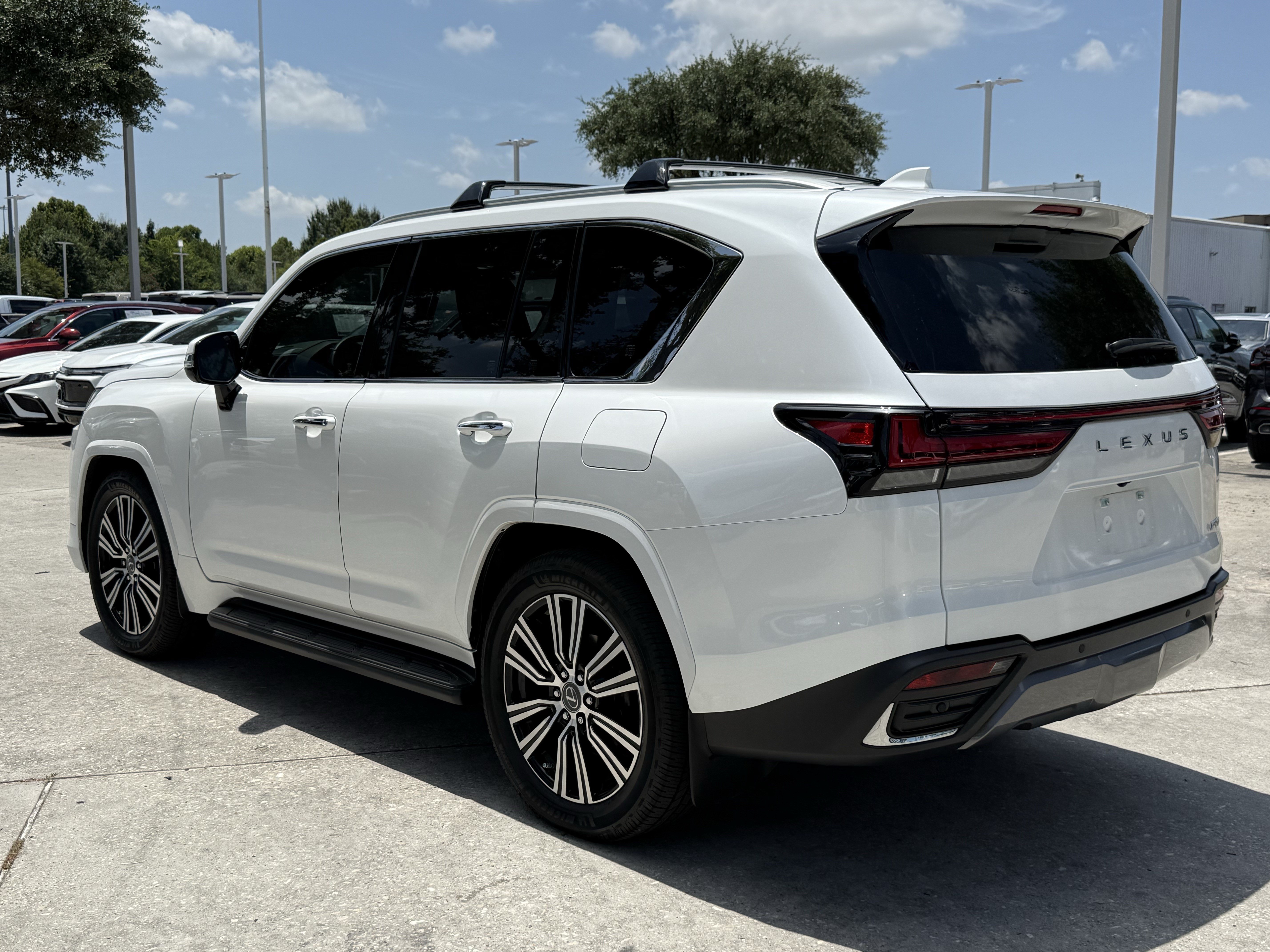 Used 2026 Lexus LX 600 4WD w/ Accessory Package (Z1) image 7