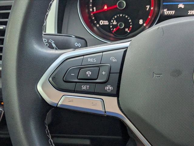 Used 2021 Volkswagen Atlas Cross Sport SE w/ Panoramic Sunroof Package image 4