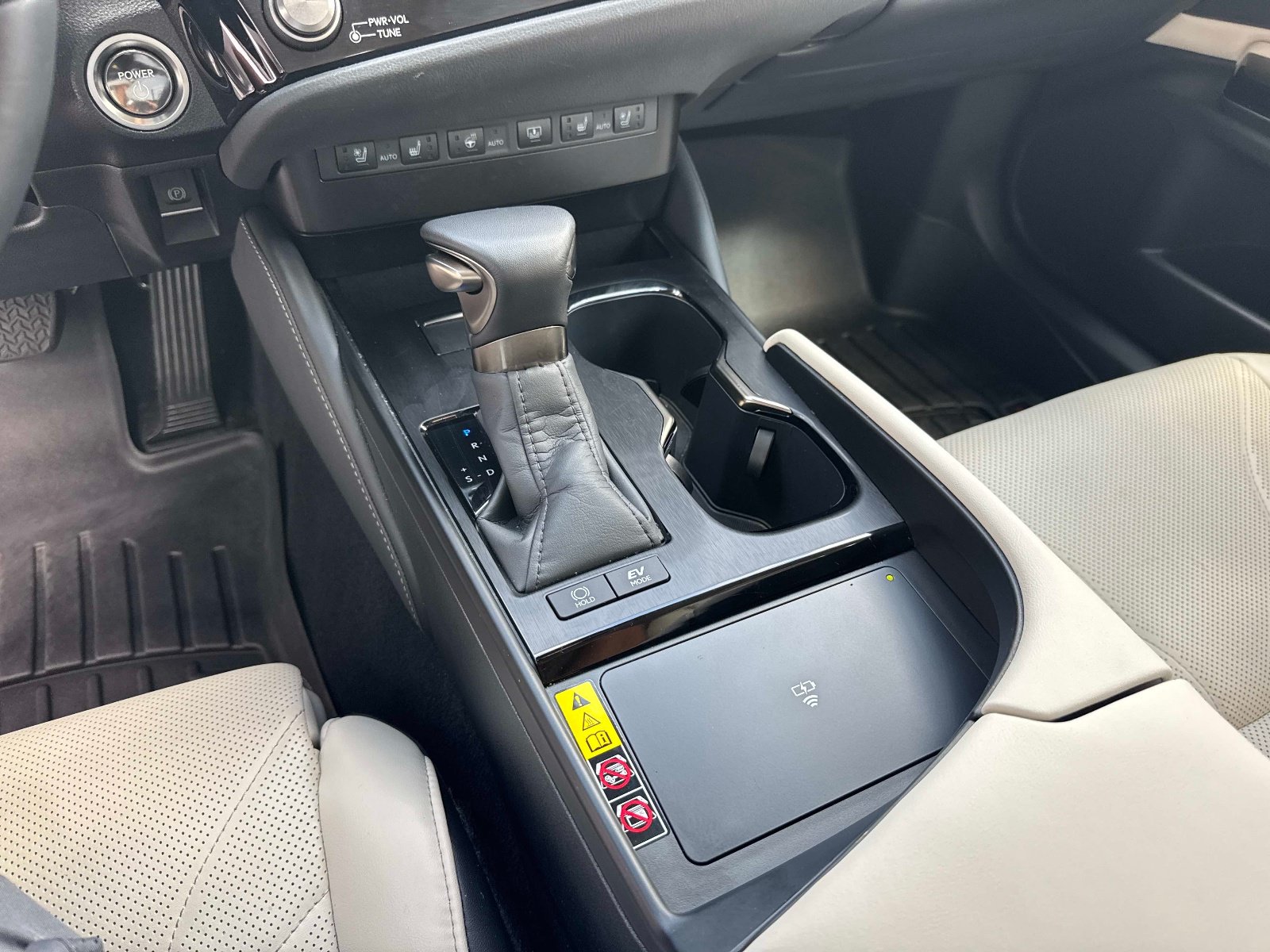Certified 2025 Lexus ES 300h Ultra Luxury w/ Accessory Package (Z1) FWD image 25