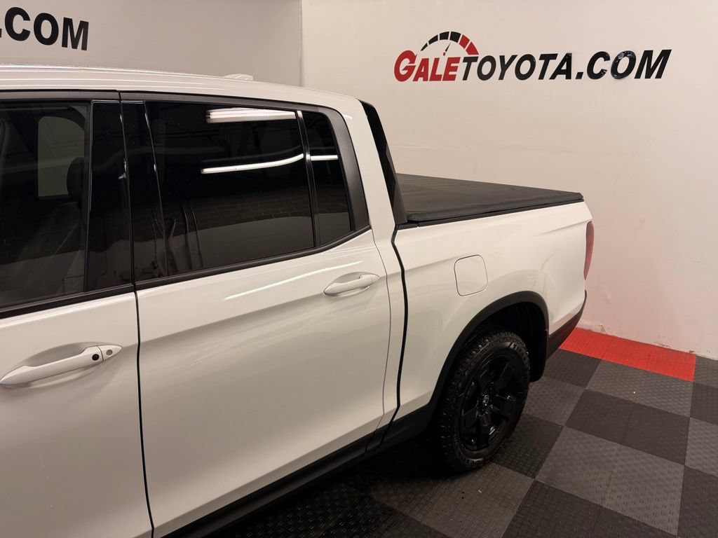 Used 2025 Honda Ridgeline Black Edition image 7
