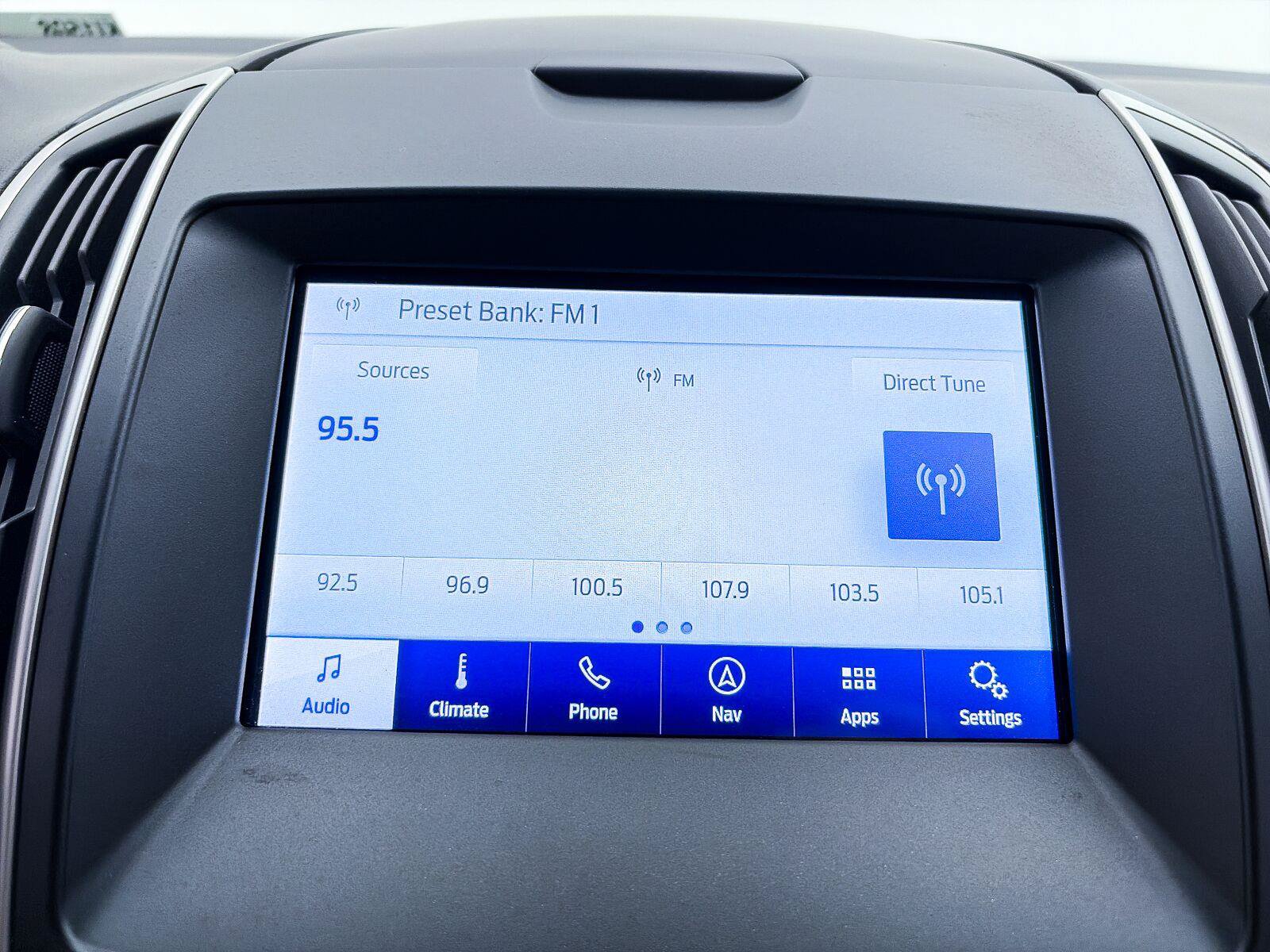 Used 2019 Ford Edge SEL w/ Cold Weather Package AWD/4WD image 21