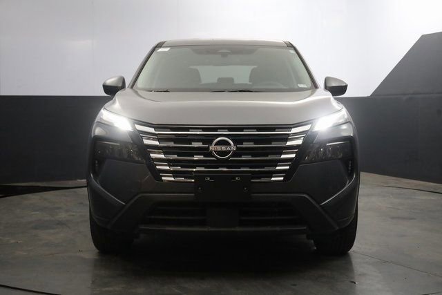 Used 2026 Nissan Rogue SV image 3