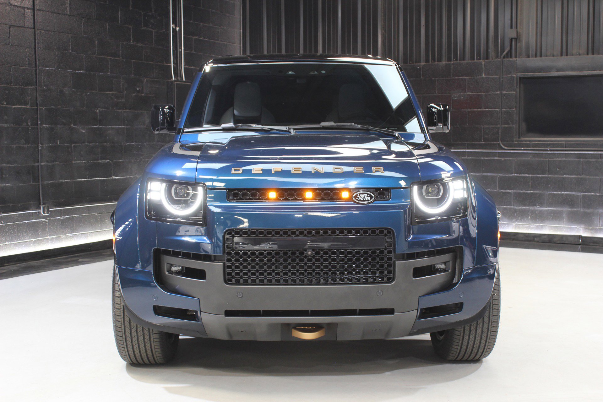 Used 2026 Land Rover Defender 110 image 7