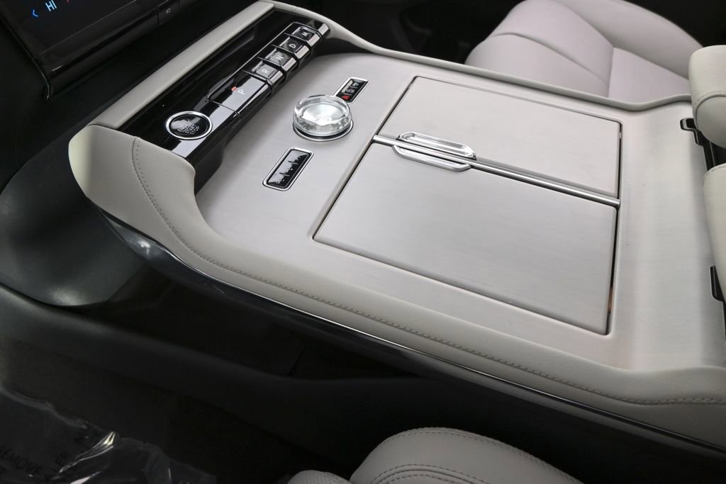 New 2026 Lincoln Navigator L Reserve w/ Jet Appearance Package image 33
