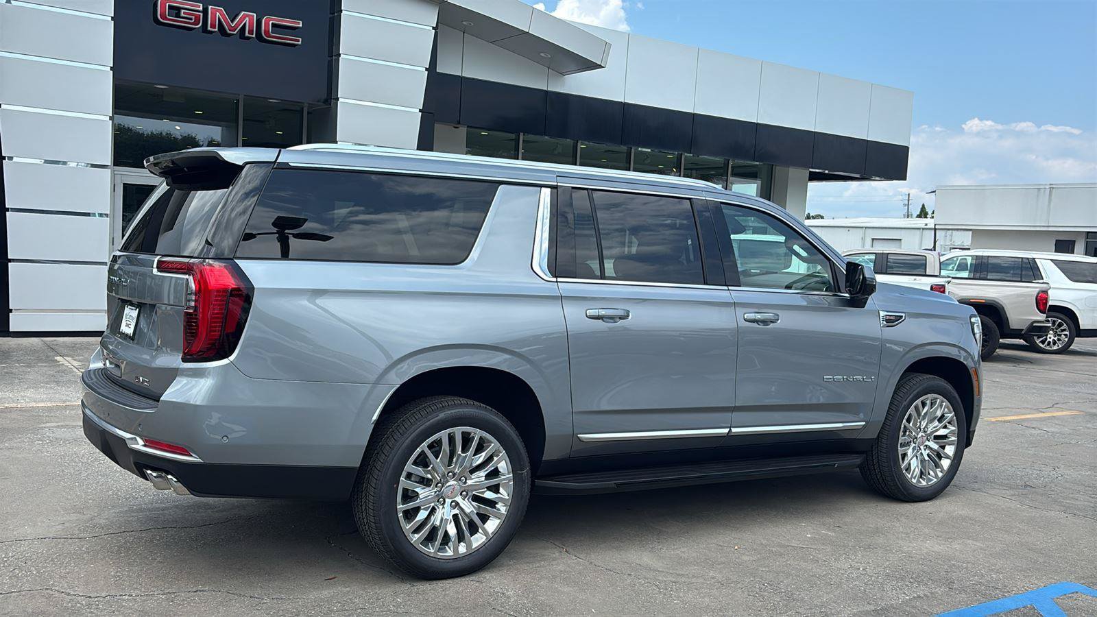 New 2026 GMC Yukon XL Denali RWD image 7