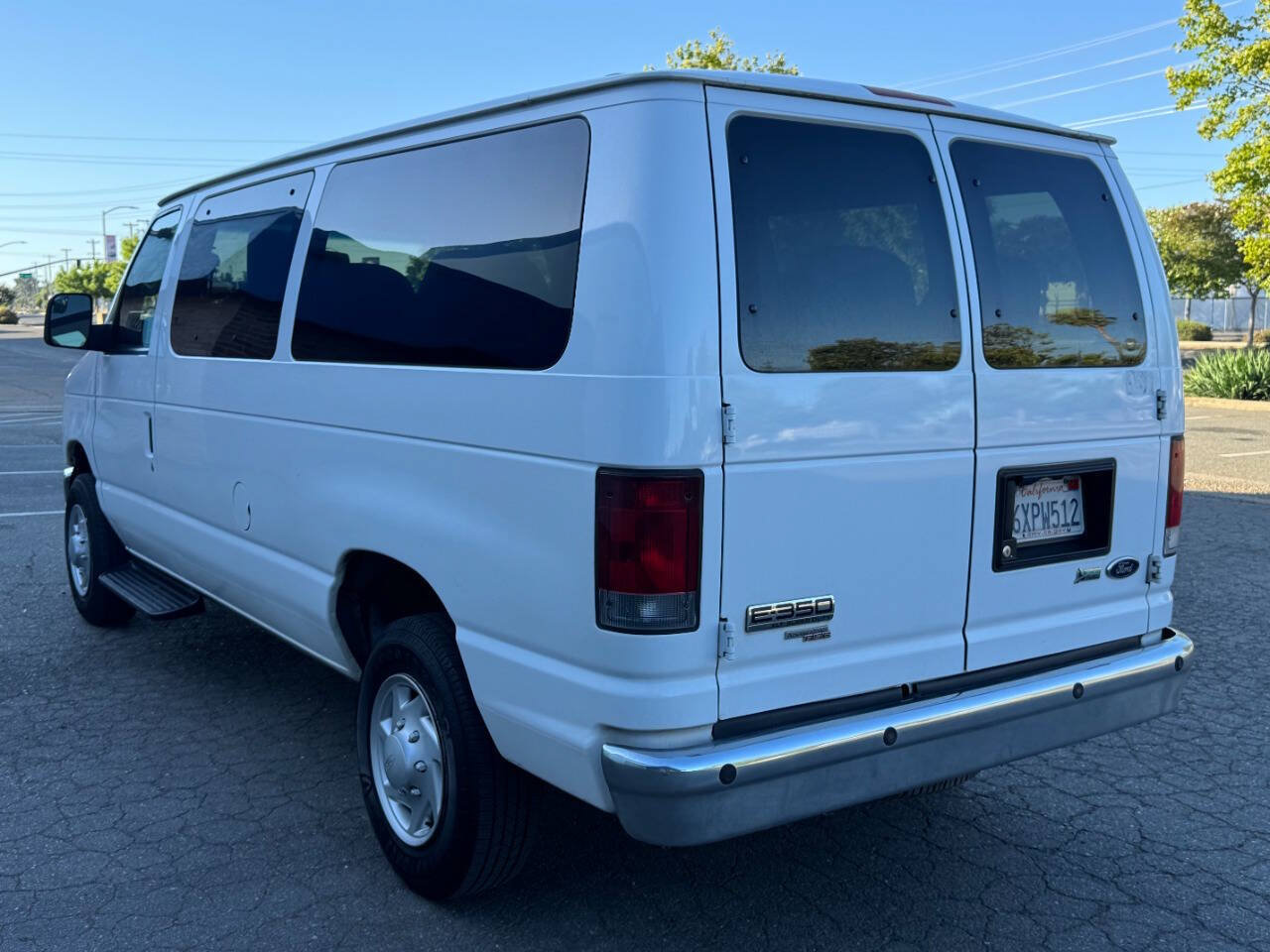 Used 2012 Ford E-350 and Econoline 350 XLT RWD image 2