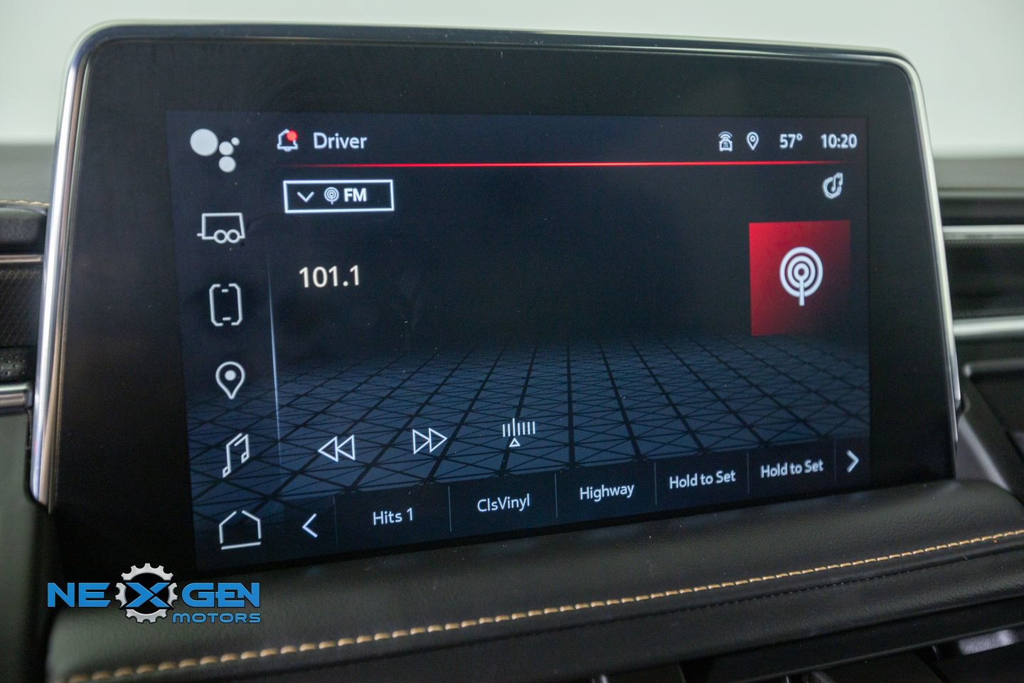 Used 2023 GMC Yukon XL AT4 w/ AT4 Premium Package AWD/4WD image 20