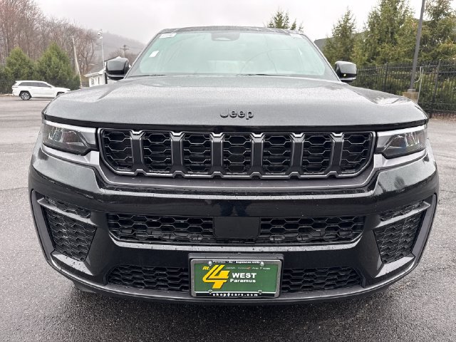 New 2026 Jeep Grand Cherokee Altitude AWD/4WD image 2