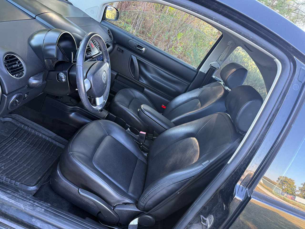 Used 2009 Volkswagen Beetle S image 10