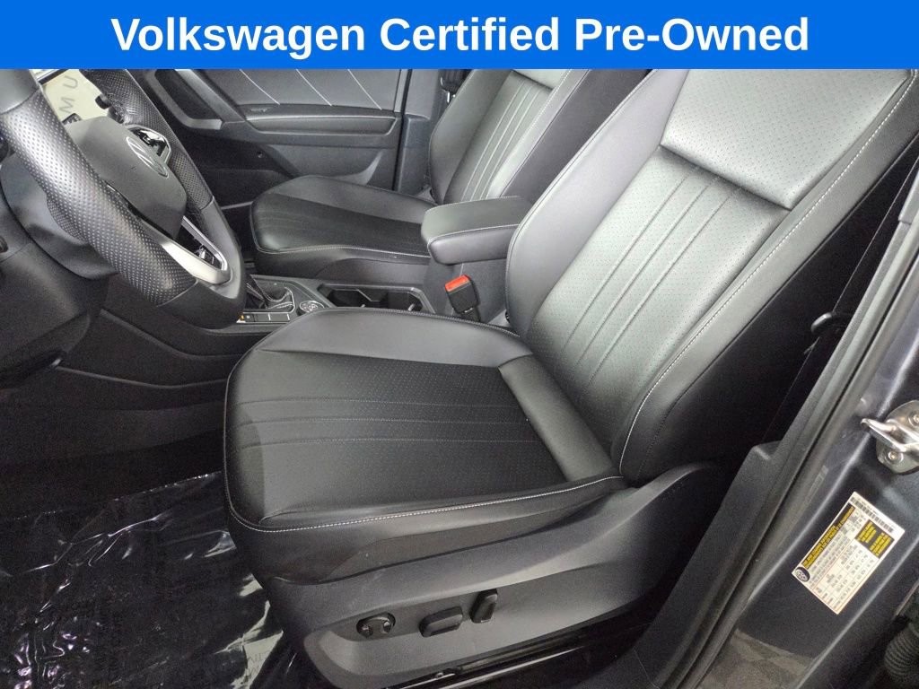 Certified 2023 Volkswagen Tiguan SE R-Line image 15