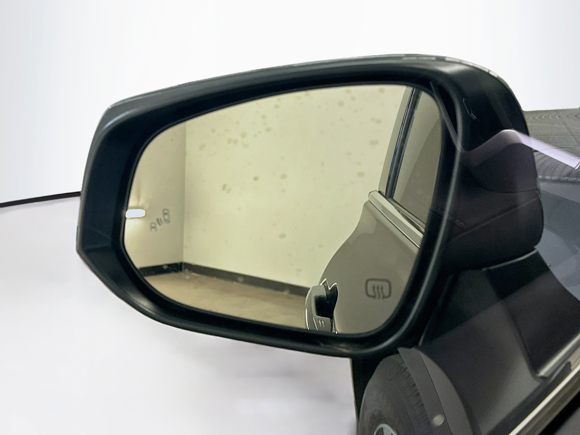Used 2022 Toyota Highlander XLE AWD/4WD image 16