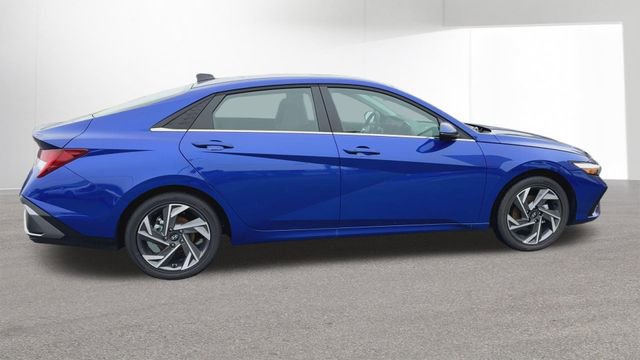 New 2026 Hyundai Elantra Limited image 10